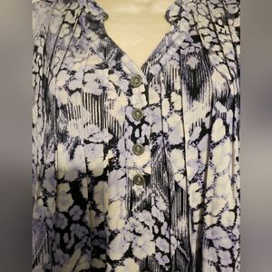 Women's Blue and White Patterned Top